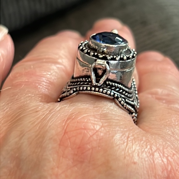#458 Synthetic Blue Topaz Handcrafted Poison โ ๏ธ Ring ๐ Size 9 NWOT - Picture 6 of 15